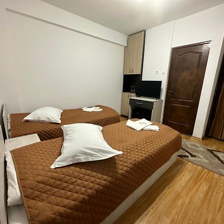 Casa Rustic Cazare Piteşti Eksteriør billede